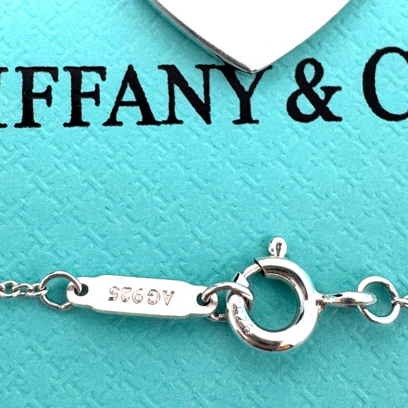 Authentic Tiffany & co. Return To Heart Tag / Key Necklace. - Picture 5 of 13